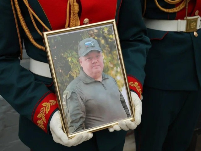 Навечно в памяти: мемориальную доску участнику СВО открыли в деревне Черное