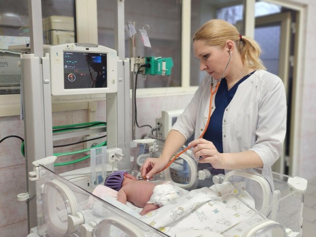 Герои в белых халатах: клинские врачи спасают малышей с весом от 1,5 кг