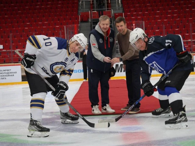 Хоккейные матчи, посвященные Дню народного единства, проходят в Балашихе