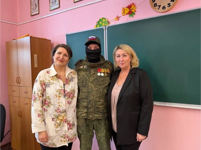 Участник СВО провел «Урок мужества» в своей родной школе №10