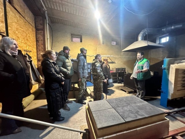 От боевых задач к производственным: как в Воскресенске знакомят ветеранов с работой завода