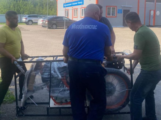 Пожарные из Подмосковья отправили бойцам мобильную технику: что именно уехало на передовую и как поддержать такие инициативы