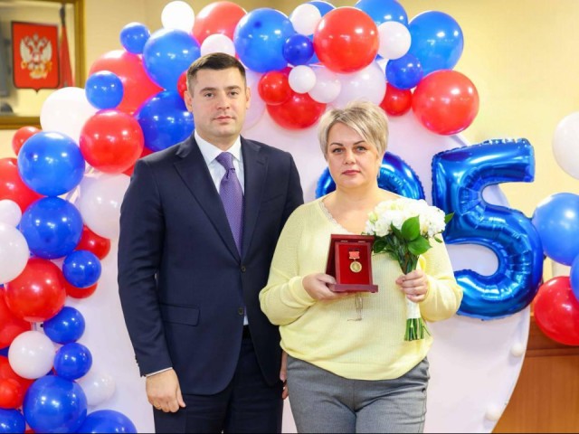 Грамоты и медали: кого в честь 35-летия Федеральной налоговой службы наградили в Подольске