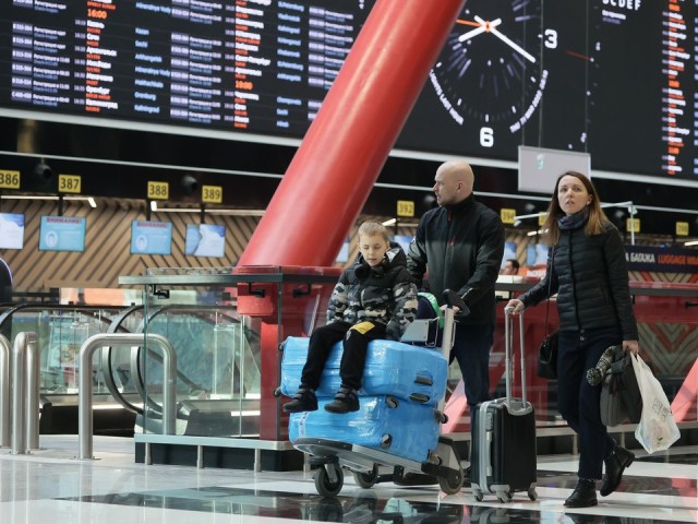 Самолеты вновь в небе: ограничения на прием и выпуск самолетов в Шереметьево сняты