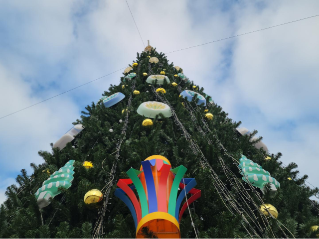 «Звездное небо» вокруг елки в Красногорске создадут 80 гирлянд