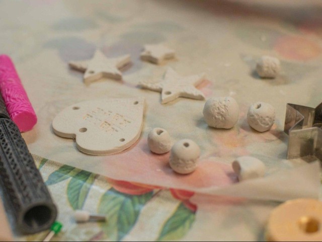 Глиняные игрушки и «кража века»: что приготовил парк «Ривьера» для детей