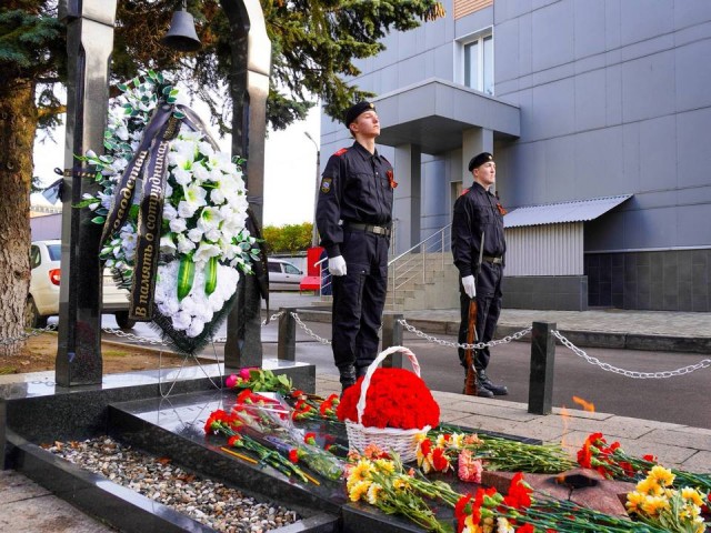 Память героев-полицейских, погибших на службе, почтили в Домодедово