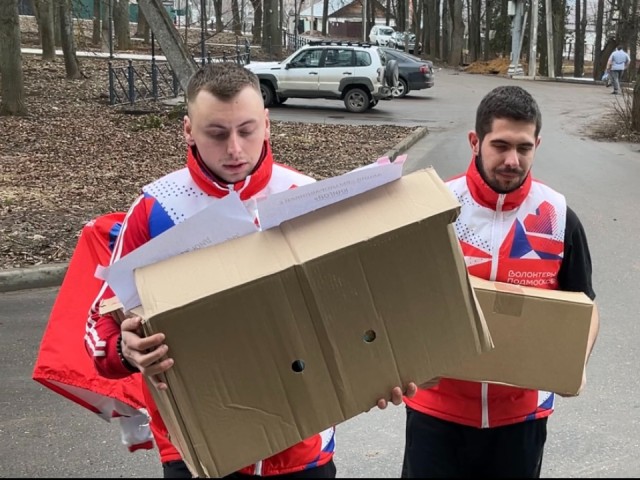 Поддержка в трудную минуту: мальчику из Красногорска, пострадавшему от взрыва, подарили подарок