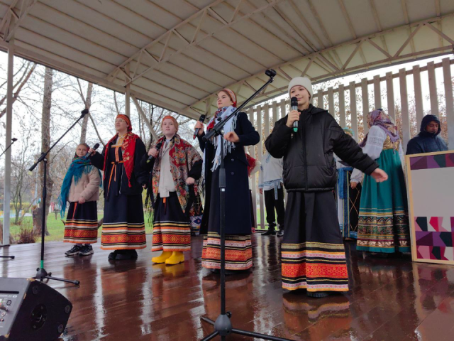 Концерты и мастер-классы ко Дню народного единства проходят в парках округа