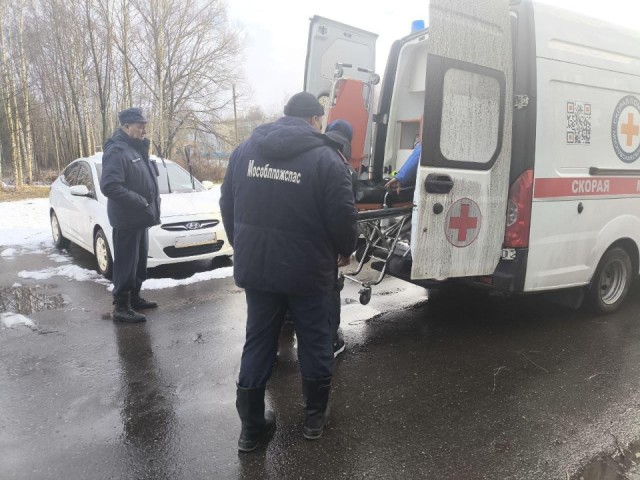 Операция «Транспортировка»: как в Пышлице пожарные и медики объединились для спасения пенсионерки