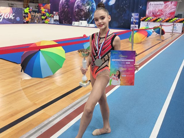 Медали турнира по художественной гимнастике привезли домой спортсменки из Ивантеевки