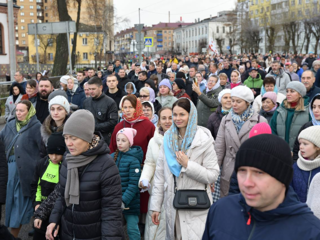 Крестный ход и праздничное богослужение совершили в Дмитрове в честь покровителя города