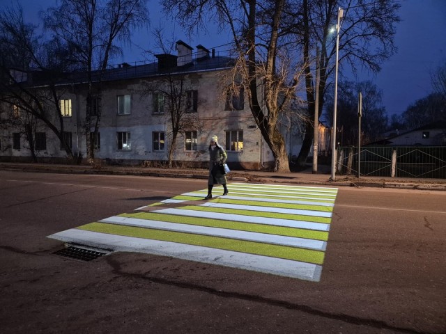 Жители Орехово-Зуева оценили проекционную подсветку пешеходных переходов