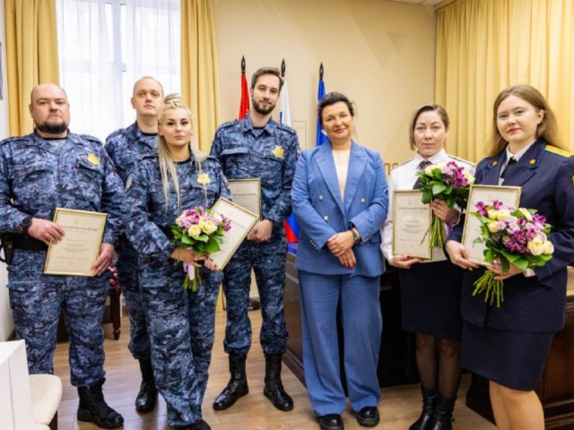 Шестерых лобненских судебных приставов отметили за добросовестный труд