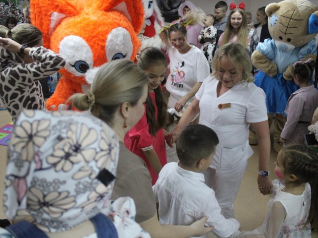 День белых лепестков: в Пушкинском перинатальном центре прошел праздник для спасенных детей