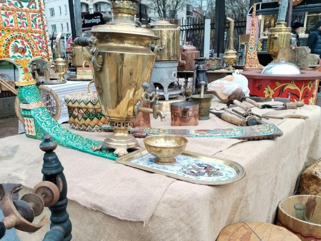 Царские самовары и лубяные коробы: уникальная коллекция собрала множество зрителей в подольском парке