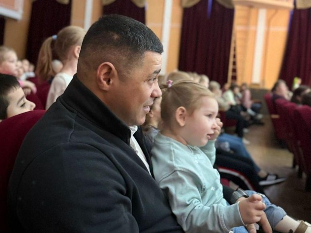 Сюрприз для героев: ветераны СВО из Люберец попали на концерт звезды и в цирк