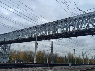 До конца 2025 года в Лобне откроют современный переход: жителям больше не придется обходить железную дорогу