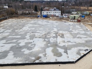 Новый склад в Райках: строители заложили фундамент и провели коммуникации