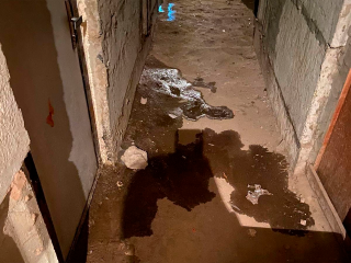 Салфетки встали враспор: что увидели и ликвидировали коммунальщики в трубе на улице Московской