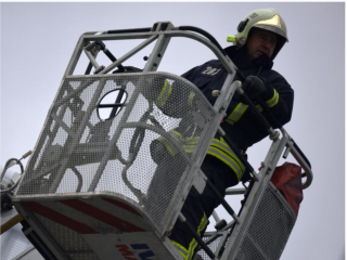 Эксперты выясняют причины пожара на улице Тихомировой, в котором погибли два человека