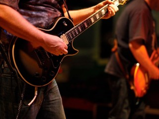 Центральная библиотека приглашает на встречу с поэтом и музыкантом Александром Галицким