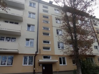 Жильцы пятиэтажки в Мариуполе скоро вернутся домой: в пострадавшем от обстрелов доме началась внутренняя отделка