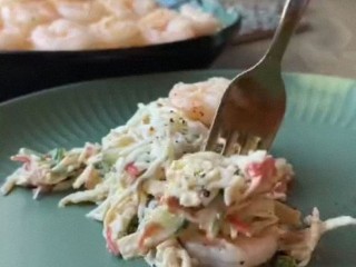 Новый взгляд на крабовый салат: 2 необычные версии от бронницкой шефини