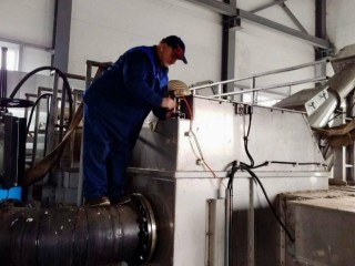 На очистных сооружениях Подмосковья прошла профилактика: что приходится выгребать специалистам и почему это важно для жителей