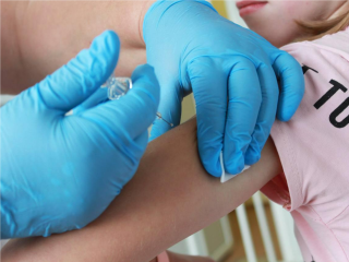 Вирус прописку не спросит: как в Подмосковье организовали вакцинацию для жителей деревень и где сделать прививку сегодня