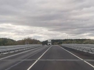 «Золотые» руки Подмосковья: что изменилось на путепроводе через железную дорогу и почему водители уже могут радоваться
