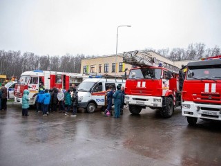 Жизненно необходимо: зачем спасатели посетили школу в ЖК «Каскад Парк»