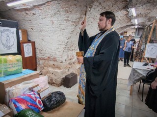 Волонтеры собора Архангела Михаила готовят партию гуманитарной помощи для СВО