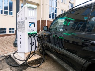 Зарядная сеть растет: 130 быстрых станций для электромобилей ввели в Подмосковье