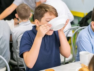 Доедают до последней ложки: каким блюдам отдают предпочтение школьники Лыткарина