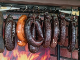 Промышленный туризм: семьям участников СВО показали работу мясокомбината в Клину