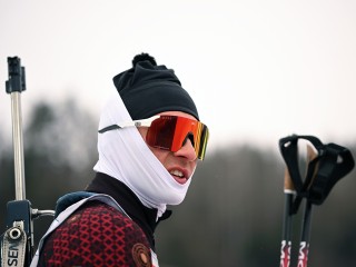 «Ошибся в стойке, но поймал просвет»! Биатлонист Халили из Сергиева Посада в составе команды взял главный трофей престижного Кубка