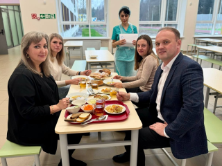 Качество школьного питания проверили в Молодежном