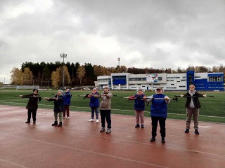 Стало известно, зачем пенсионеры Ленинского округа собираются вместе по утрам