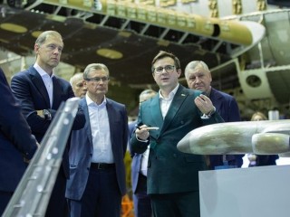 Вице-премьеру Мантурову показали в Жуковском демонстратор «Стрижа»