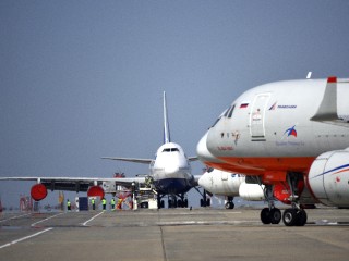 На двое суток застряли в ОАЭ: пассажиры Air Arabia не могут вылететь в Домодедово