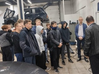 Заглянули под капот профессии: как студенты Серпуховского колледжа выбирали будущее на предприятии «АвтоТехИнвест»