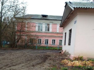 Коммунальщики убрали мусор на улице Октябрьская по просьбе жителей