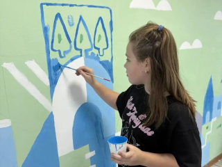 В Селятинской школе скучные стены стали стильным арт-объектом