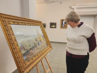Пейзажи, натюрморты и портреты привезли столичные супруги-живописцы на выставку в «Факел»