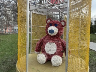 Зимняя сказка начинается: как улицы Ленинского округа готовят к Новому году