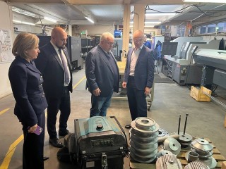 Экскурсию для депутата Госдумы устроили на бронницком заводе