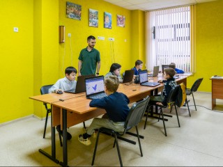 Раньше искали, где записаться, теперь — где успеть: почему популярность кружков и секций в Подмосковье бьет все рекорды