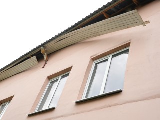 Фасад дома обрушился в Новой Москве: плита на 23-м этаже угрожает жильцам ЖК