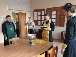 Школу-интернат для детей с ОВЗ освятили в Пушкино священники Пантелеимоновского храма